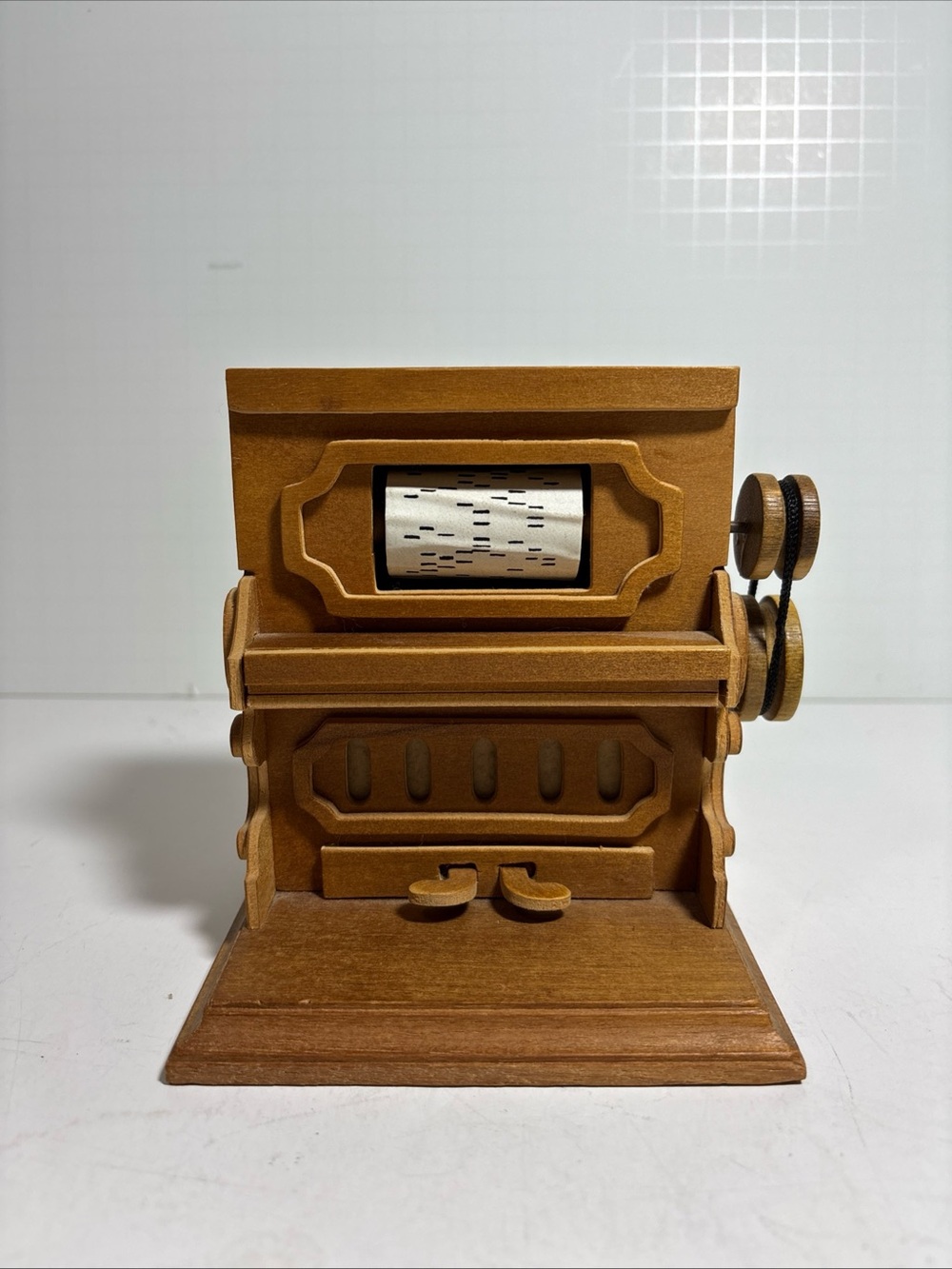 Vintage Wooden Player Piano Music Box Plays The Entertainer "Sting" 5 inch
